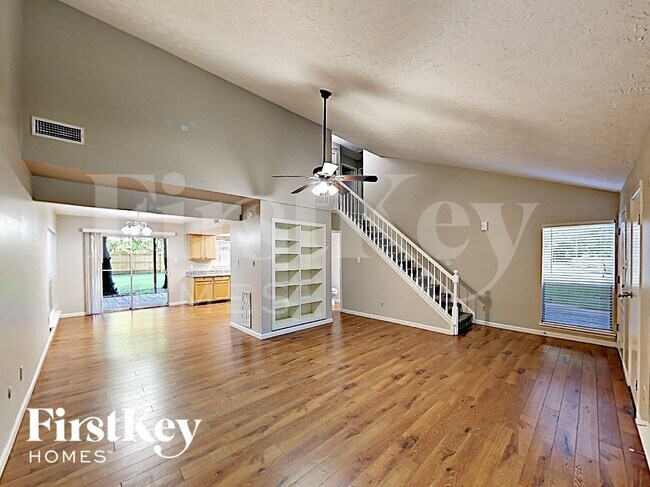 3311 Birch Creek Dr, Kingwood, TX 77339 - photo 3