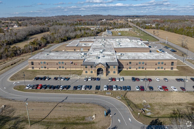 Gladeville Middle School as of 2023 had a student population 961.