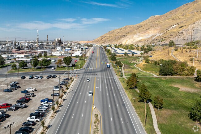 US Route 89 passes through the west side of Capitol Hill where there are many businesses.
