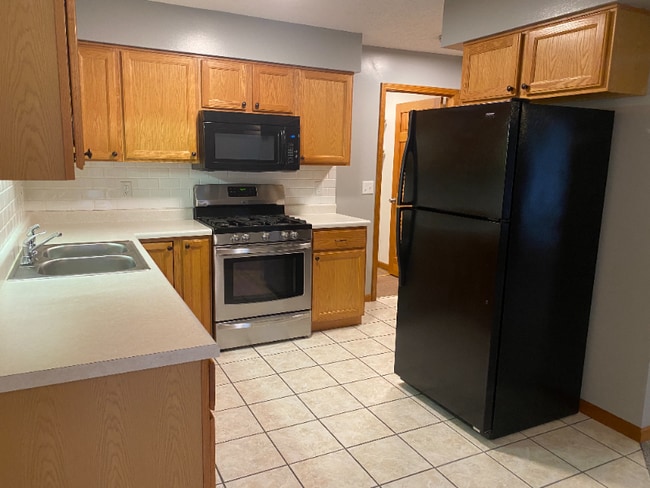 603 S 22nd St, Chesterton, IN 46304 - photo 4