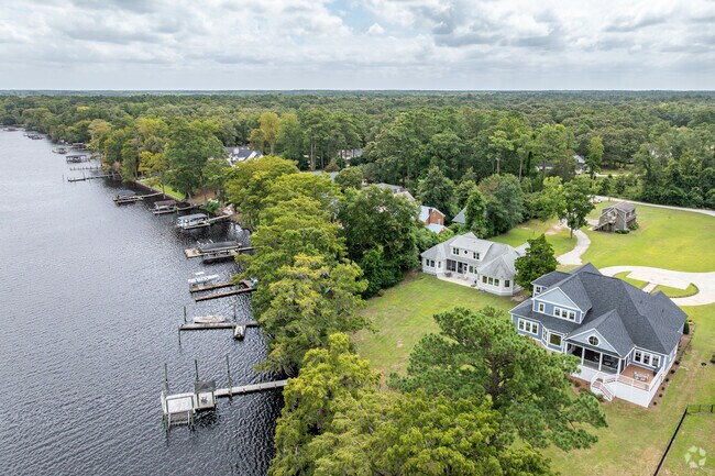 Custom homes on Brice’s Creek offer views of the water and beyond.