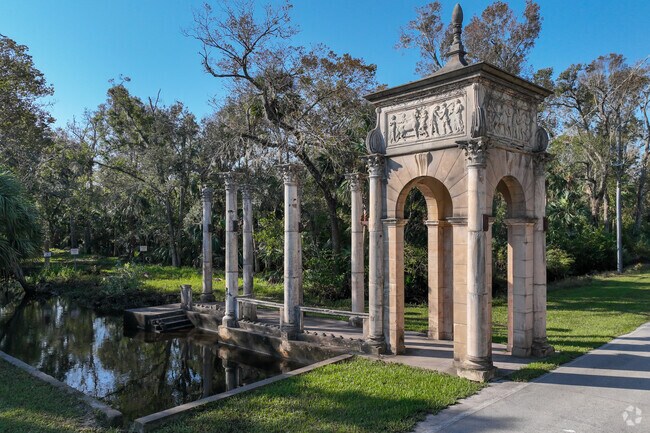 Rio Vista is home to the Riviera Hotel Arch Ruins that lead in to the Riviera Country Club.