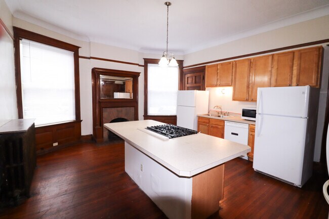 2705 Eden Ave unit 1, Cincinnati, OH 45219 - photo 3