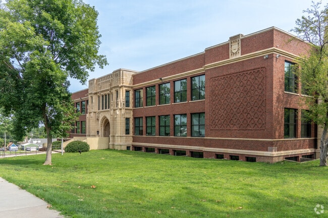 Franklin Middle School scores a C plus on Niche.