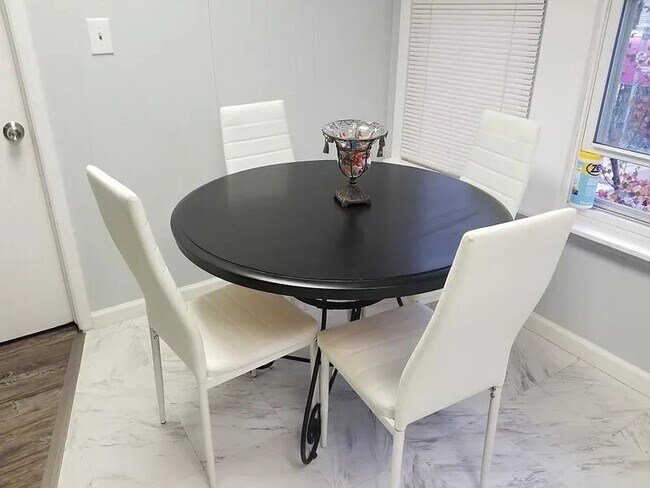 ONE11 COLLECTION - HAMTRAMCK, HamtraMcK, MI 48212 - photo 5