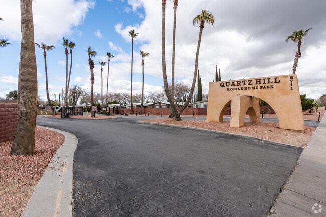The welcoming entrance to Quartz Hill Mobile Home Park invites you into a vibrant community.
