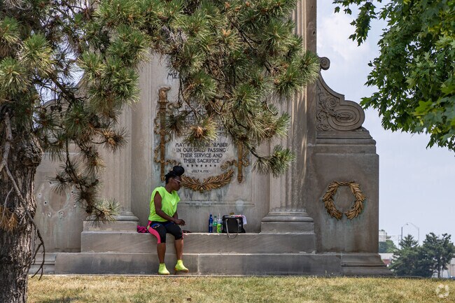 Sunrise MetroPark is a small urban park located on Great Miami River just outside Wolf Creek.