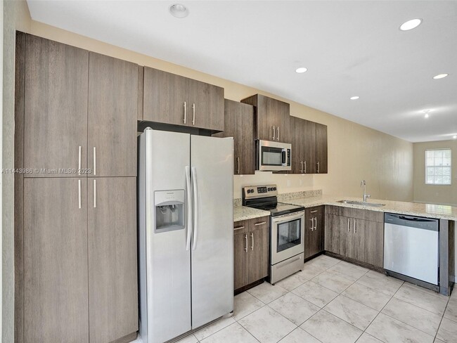 1429 SE 26th Ave, Homestead, FL 33035 - photo 2