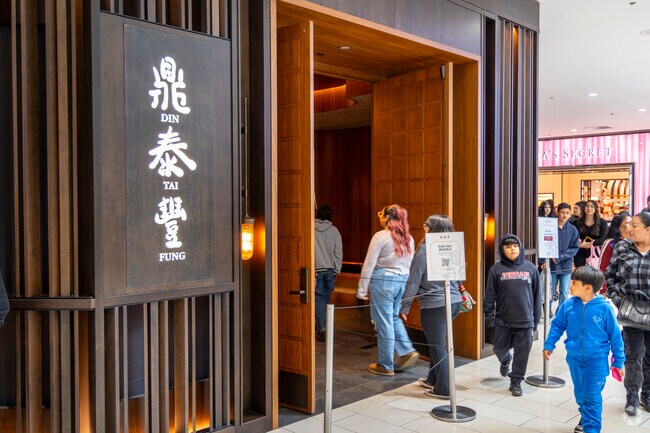 Din Tai Fung is a popular option for dumpling soup near Emerald Isle.