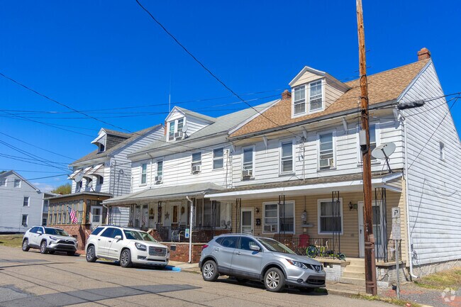 In New Philadelphia, it’s common to see homes with a full-length covered patio across the front.