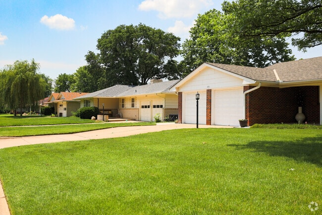 Indian Hills Riverbend has a wide variety of home-styles.