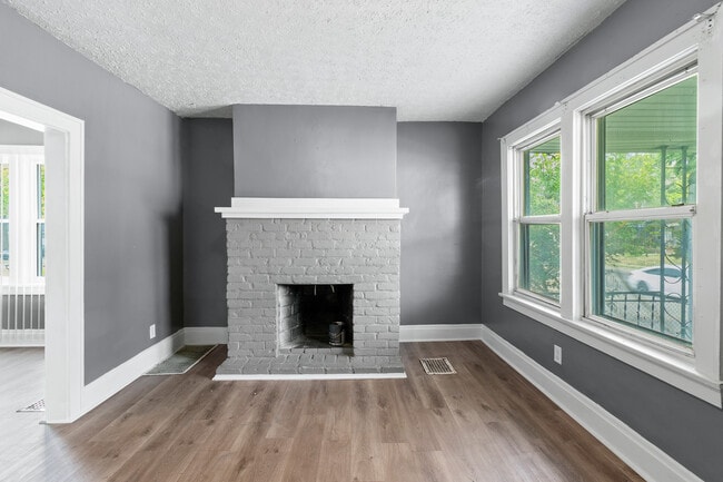 977 E 17th Ave, Columbus, OH 43211 - photo 2