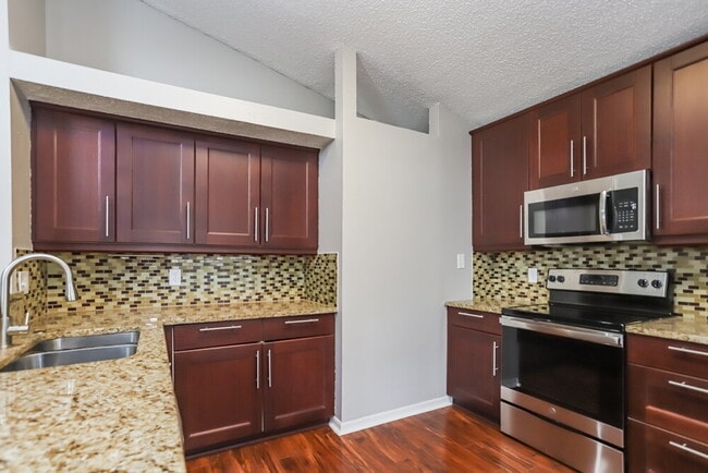 2524 Gotham Way, Valrico, FL 33596 - photo 6