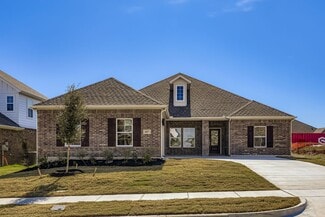 427 Amberville Dr, Red Oak, TX 75154