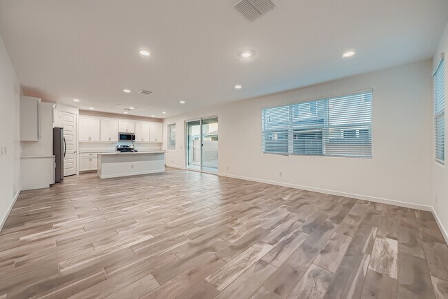 8331 E Peterson Ave, Mesa, AZ 85212 - photo 3