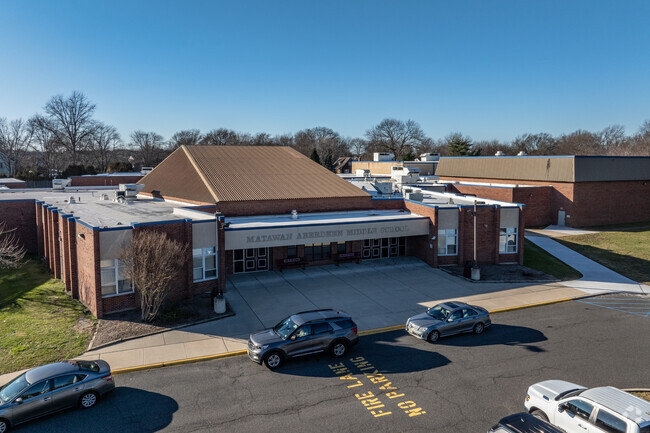 Matawan Aberdeen Middle School receives a B+ rating from NICHE.