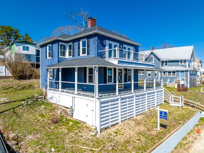 Renovated Colonial In North Weymouth