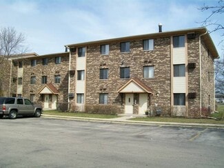 5 Parkside Ct Unit 13, Vernon Hills, IL 60061