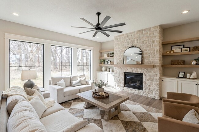 10468 Thorne Dr unit 36750229, Wdm, IA 50266 - photo 4