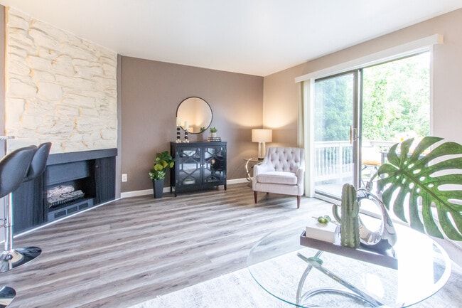 Bavarian Village on the Lake, Clarkston, MI 48348 - photo 3