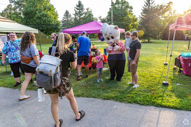 Nearby Hartland offers events throughout the year for Chenequa residents.