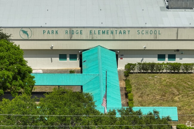 Overview of the entrance to Park Ridge Elementary School in Park Haven.