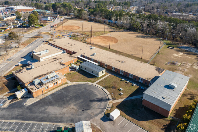 An aerial view of Lakeview Elementary School.