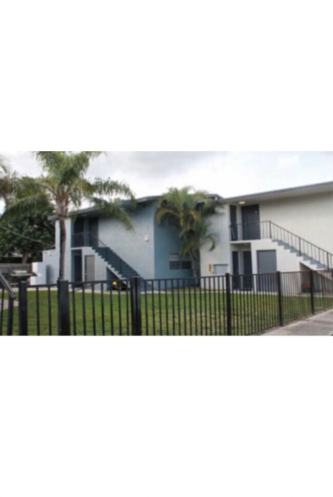 3721 SW 60th Ave Unit 1A, Davie, FL 33314