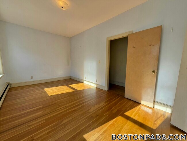 16 Winchester St unit 3, Brookline, MA 02446 - photo 5