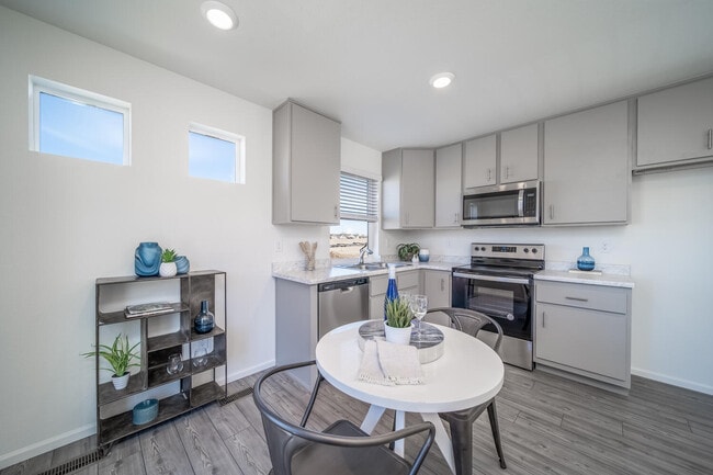 46510 Avery Ln, Bennett, CO 80102 - photo 2