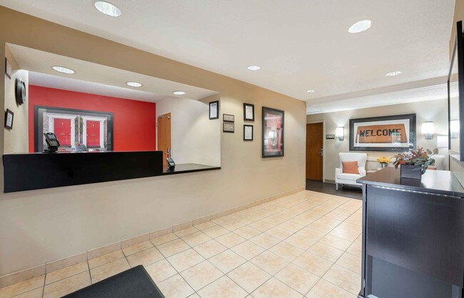 11145 Kenwood Rd, Blue Ash, OH 45242 - photo 7