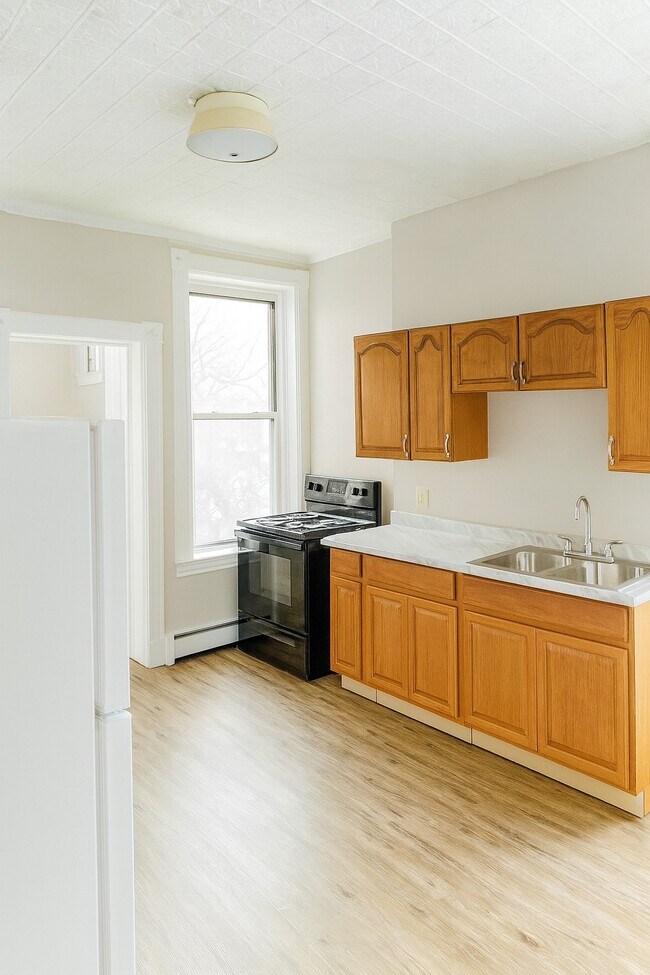 164 Main St Unit 3, Cohoes, NY 12047