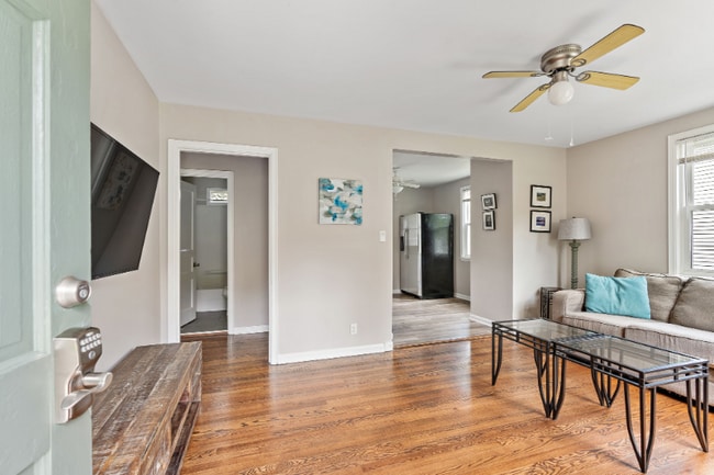 5424 Oakmont Cir, Nashville, TN 37209 - photo 2