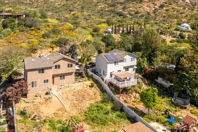 Many homes in Harbison Canyon feature large lots.