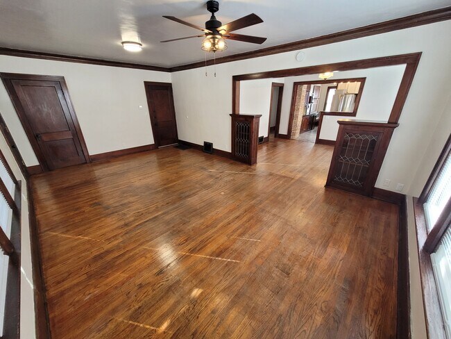 1319 Prairie Ave unit 1319 1/2, Beloit, WI 53511 - photo 5