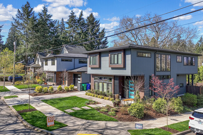 Modern Contemporary homes are dotted throughout the Ashcreek neighborhood.