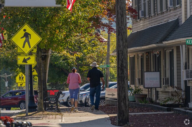 Explore the shops and restaurants on main street in Ogdensburg.