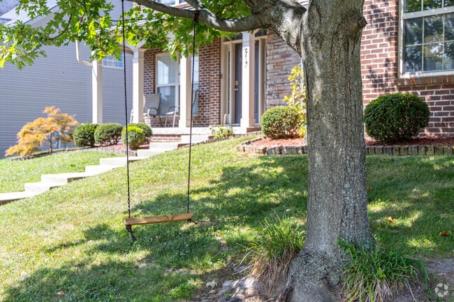 Sandersville homeowners enjoy quiet streets with paved sidewalks and shade trees.