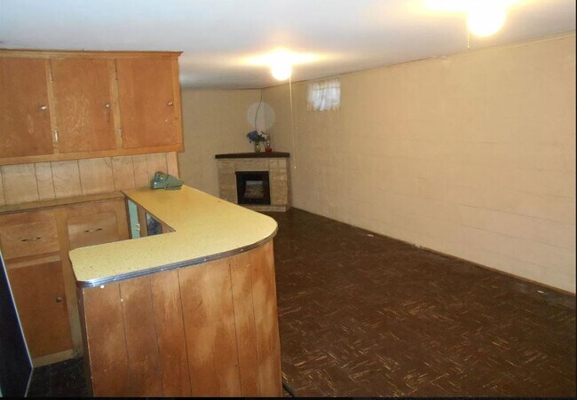 915 Marie Ave, Machesney Park, IL 61115 - photo 4