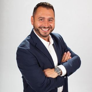 Agent Photo