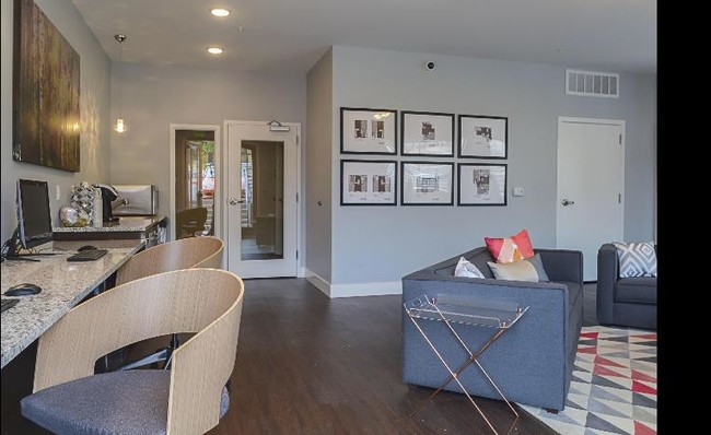 Lookout on Cragmor | Student Housing, Colorado Springs, CO 80918 - photo 3