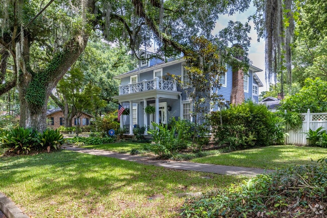 Amid moss-draped oaks, Midtown Mobile's historic district beckons with timeless allure.