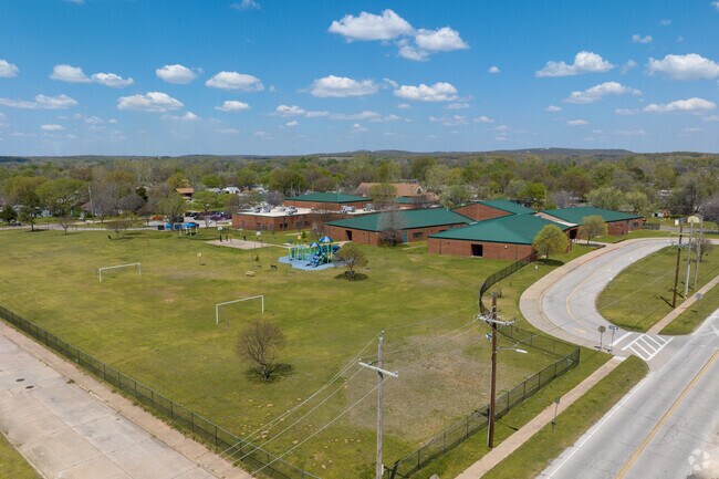 Mark Twain Elementary Located in Zegler Neighborhood
