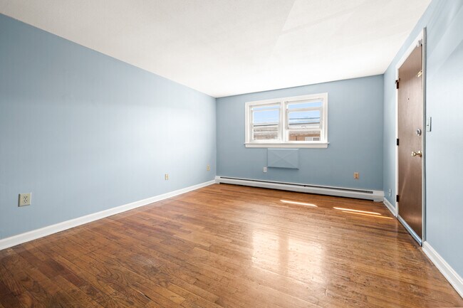 30 Deerfield Ct unit C, East Hartford, CT 06108 - photo 7