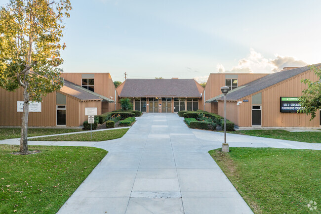 Greentree Elementary School serves Irvine students grades K-6.
