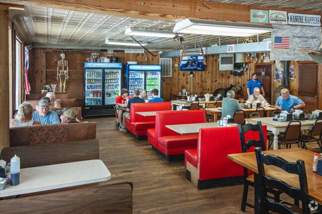 Locals enjoy going to smaller local eateries in the Pumpkintown area.