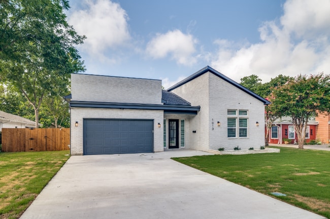 1010 W Avenue F, Garland, TX 75040 - photo 2