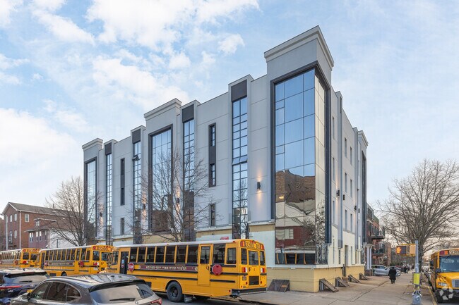 Yeshiva Imrei Yosef Spinka serves grades PK, and K-1.