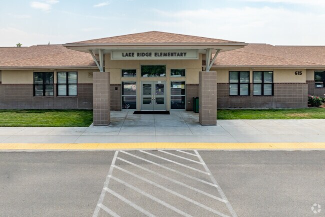Student drop off zone at Lake Ridge Elementary.