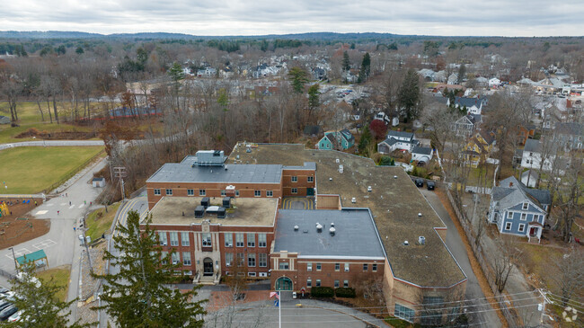 Main Street School is a public school in Exeter for students kindgerarten to second grade.